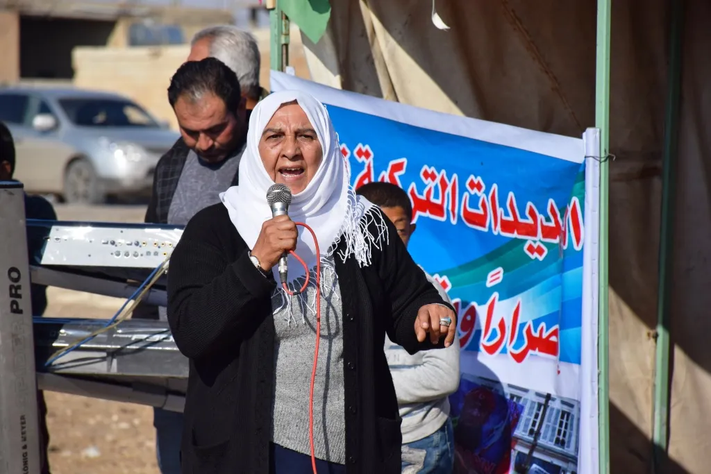 ​​​​​​​المعتصمون في عين عيسى : نطالب المجتمع الدولي بدعم سياسي يحقق تطلعاتنا