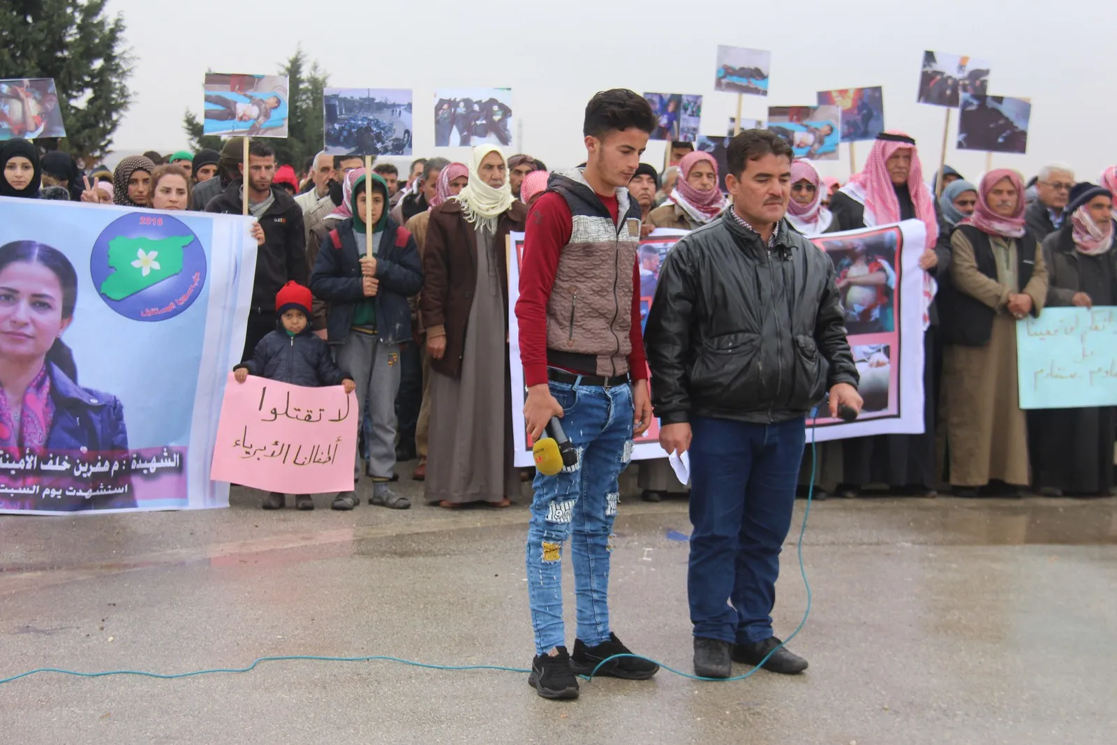  وقفة احتجاجية  في الشهباء ومطالب لإيقاف الهجوم التركي 