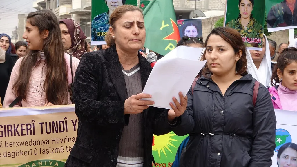 شمال وشرق سوريا تتظاهر دعماً لـ YPJ