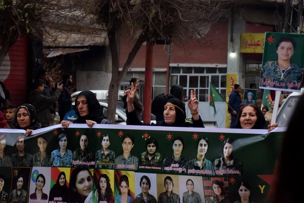 شمال وشرق سوريا تتظاهر دعماً لـ YPJ