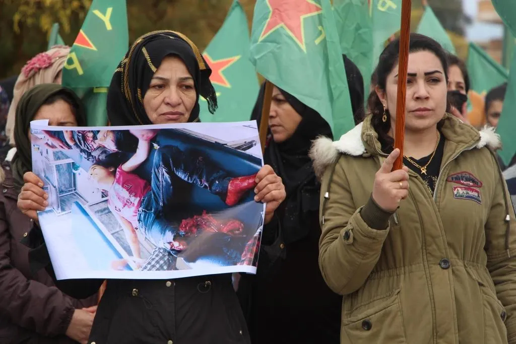 شمال وشرق سوريا تتظاهر دعماً لـ YPJ