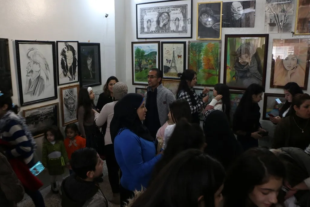 افتتاح معرض للفنون التشكيلية في حلب