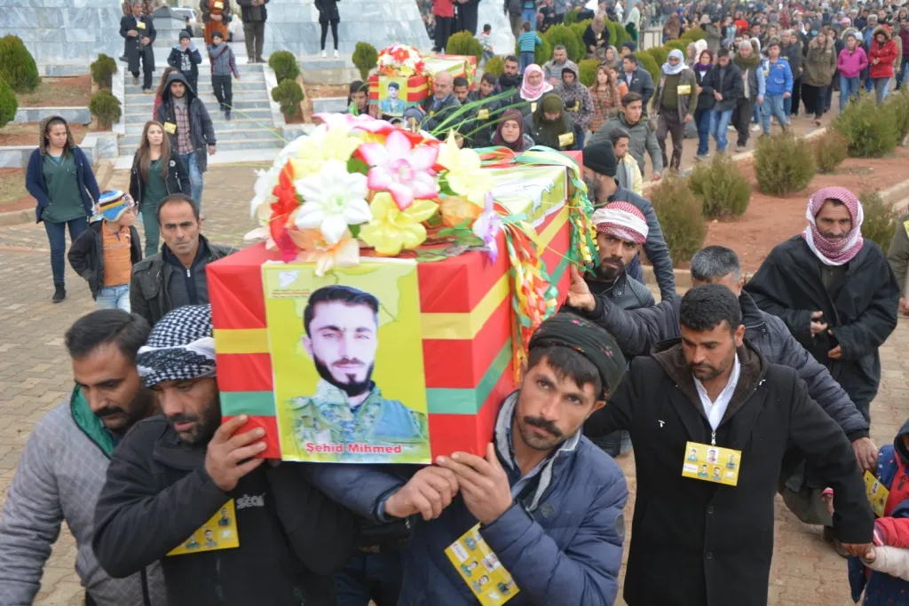 تشييع جثامين 3 شهداء ومراسم غيابيّة لشهيدين في كوباني