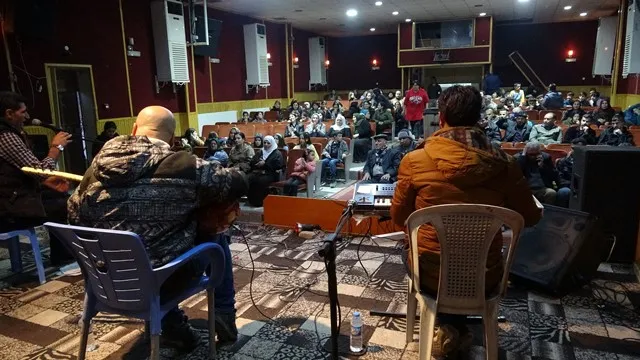 حفلةٌ غنائيّةٌ في ديرك لدعم مقاومة الكرامة