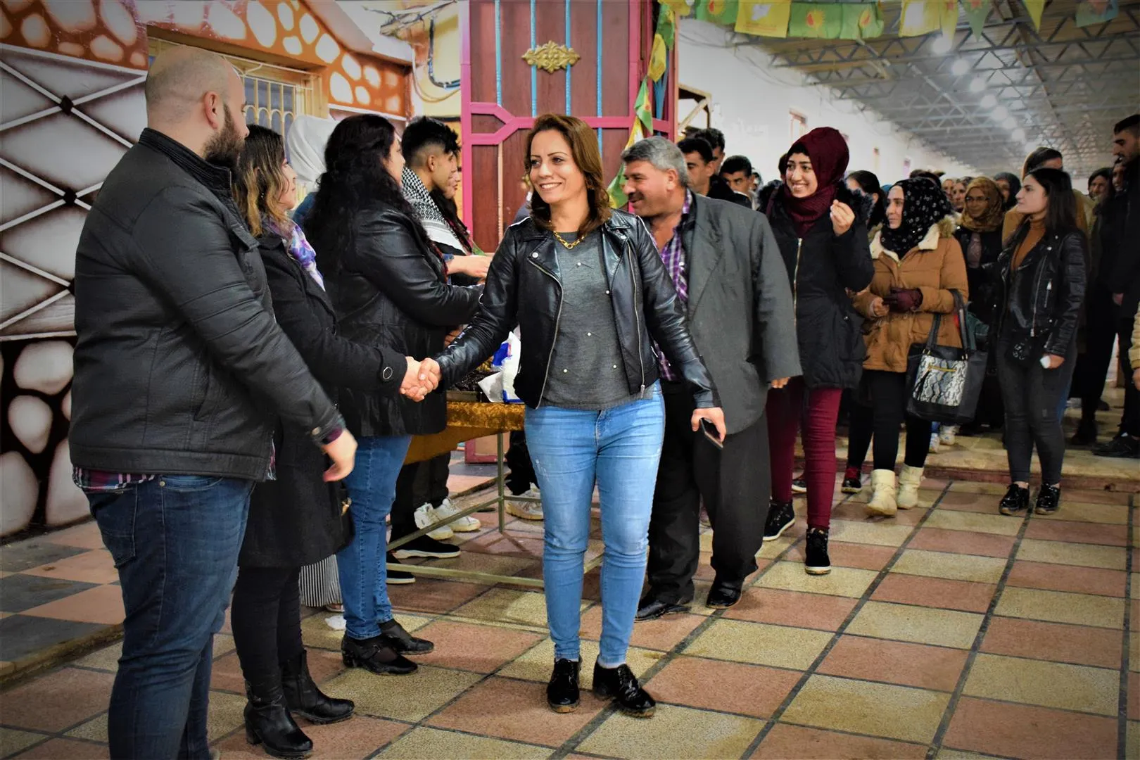 ​​​​​​​بأغانيهم يقدّمون الدّعم للمهجّرين ويجسّدون روحَ المقاومةِ والنّضال