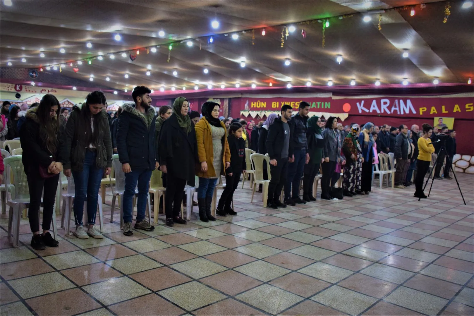 ​​​​​​​بأغانيهم يقدّمون الدّعم للمهجّرين ويجسّدون روحَ المقاومةِ والنّضال