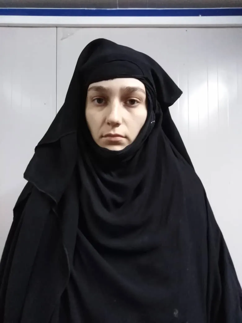 إلقاء القبض على نساء داعشيات حاولن الفرار من مخيم الهول