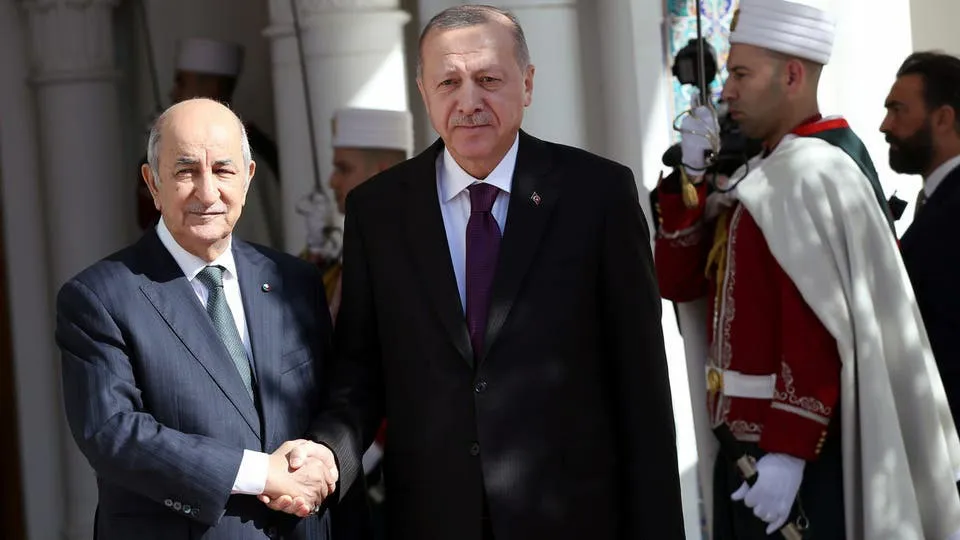 ماذا وراء زيارته الأخيرة.. هل يبتز أردوغان الجزائر اقتصادياً مقابل أثمان سياسية؟