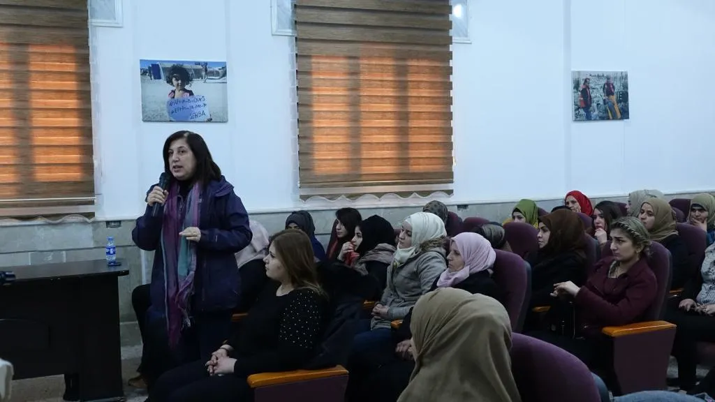 انتهاكات الاحتلال التركي في عفرين عنوان محاضرة لنساء الرقة