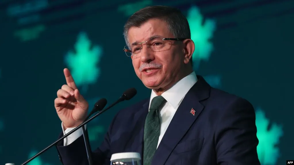 أردوغان يبدأ حربه الانتخابية مبكراً.. إقصاء حزب داوود أوغلو
