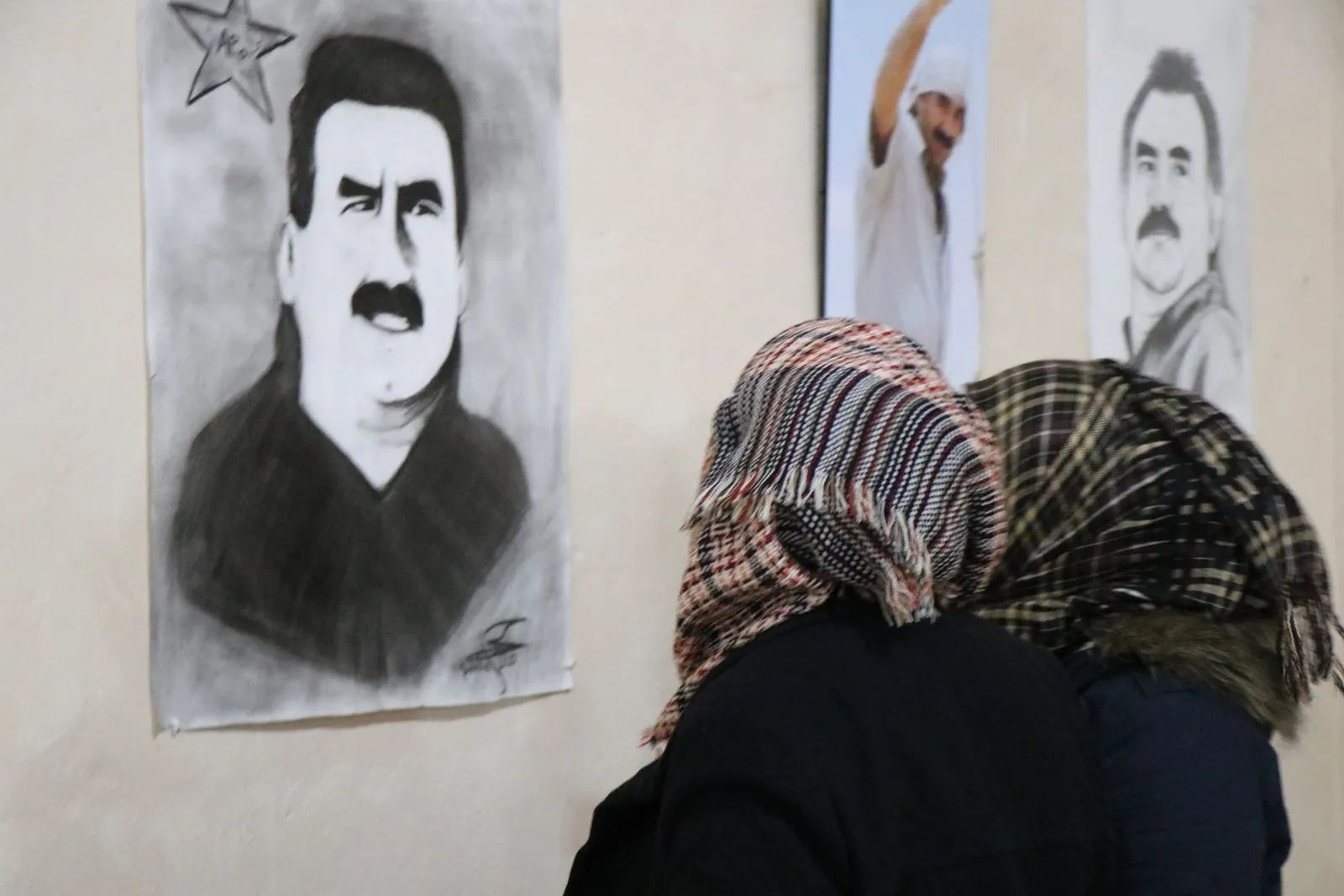 ​​​​​​​معرض لرسومات طلبة المدراس في مخيم سردم