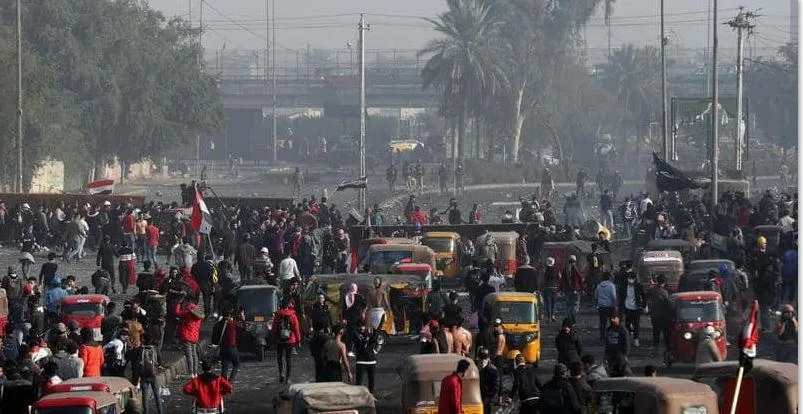 ​​​​​​​إصابة 15 ضابط عراقي خلال مواجهات مع المحتجين