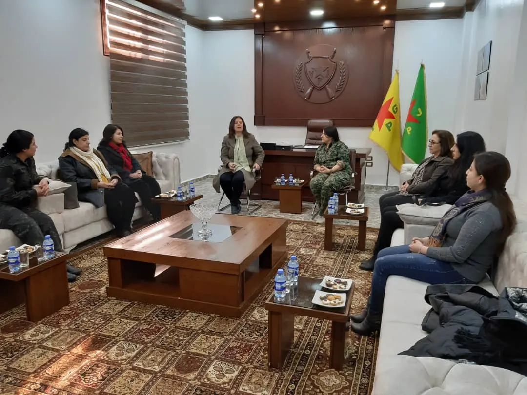 ​​​​​​​ منسقية مجلس المرأة في شمال وشرق سوريا تزور مركز العلاقات العامة لـYPJ