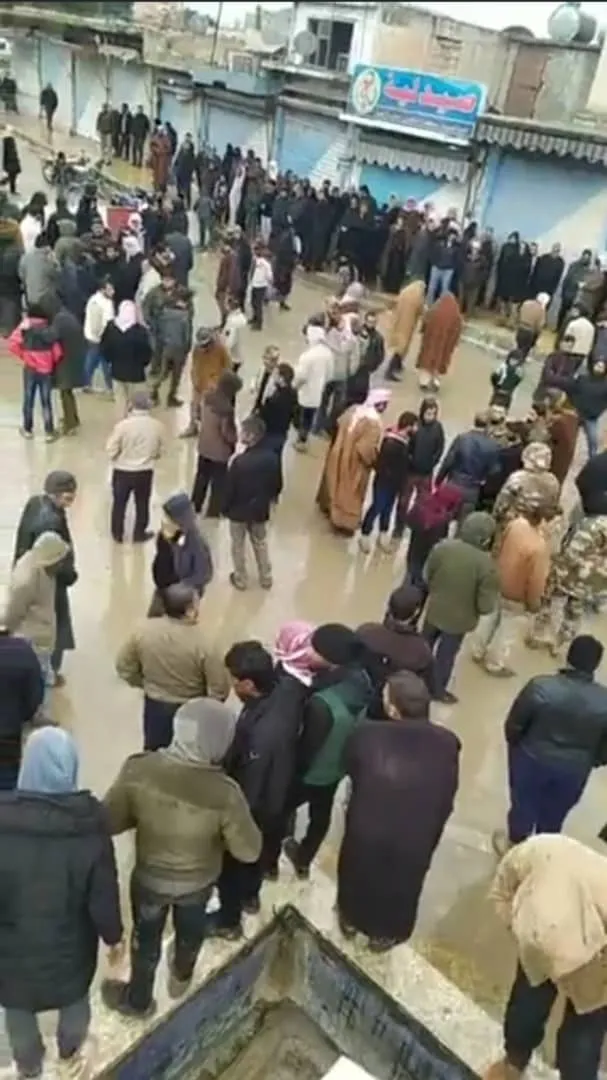 أهالي كري سبي خلال تظاهرة: على المرتزقة الخروج من كري سبي