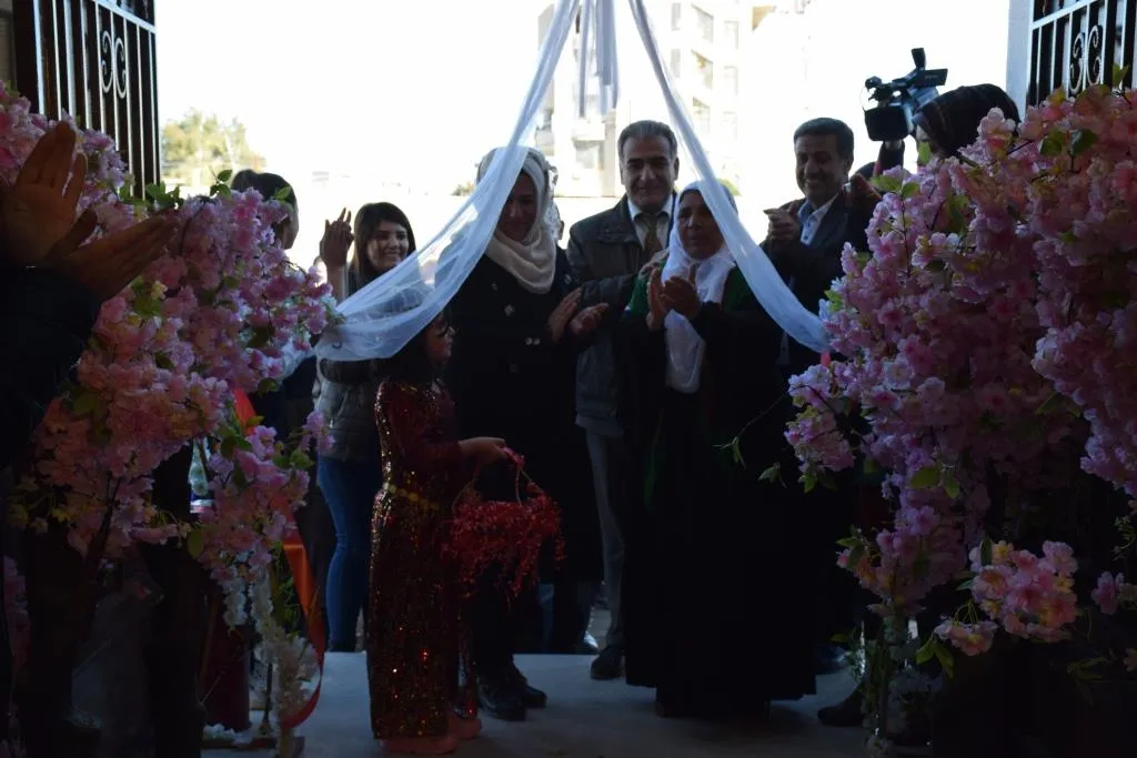 الإدارة الذاتية تفتتح مركزاً للرنين المغناطيسي والأشعة