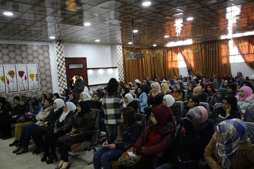 المرأة الشابة تطالب ان يكون لها قانون خاص بها يضمن حقوقها