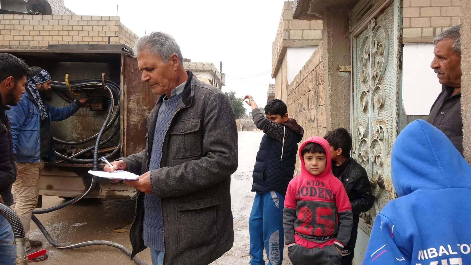 توزيع الدفعة الثانية من مادة مازوت التدفئة في الحسكة