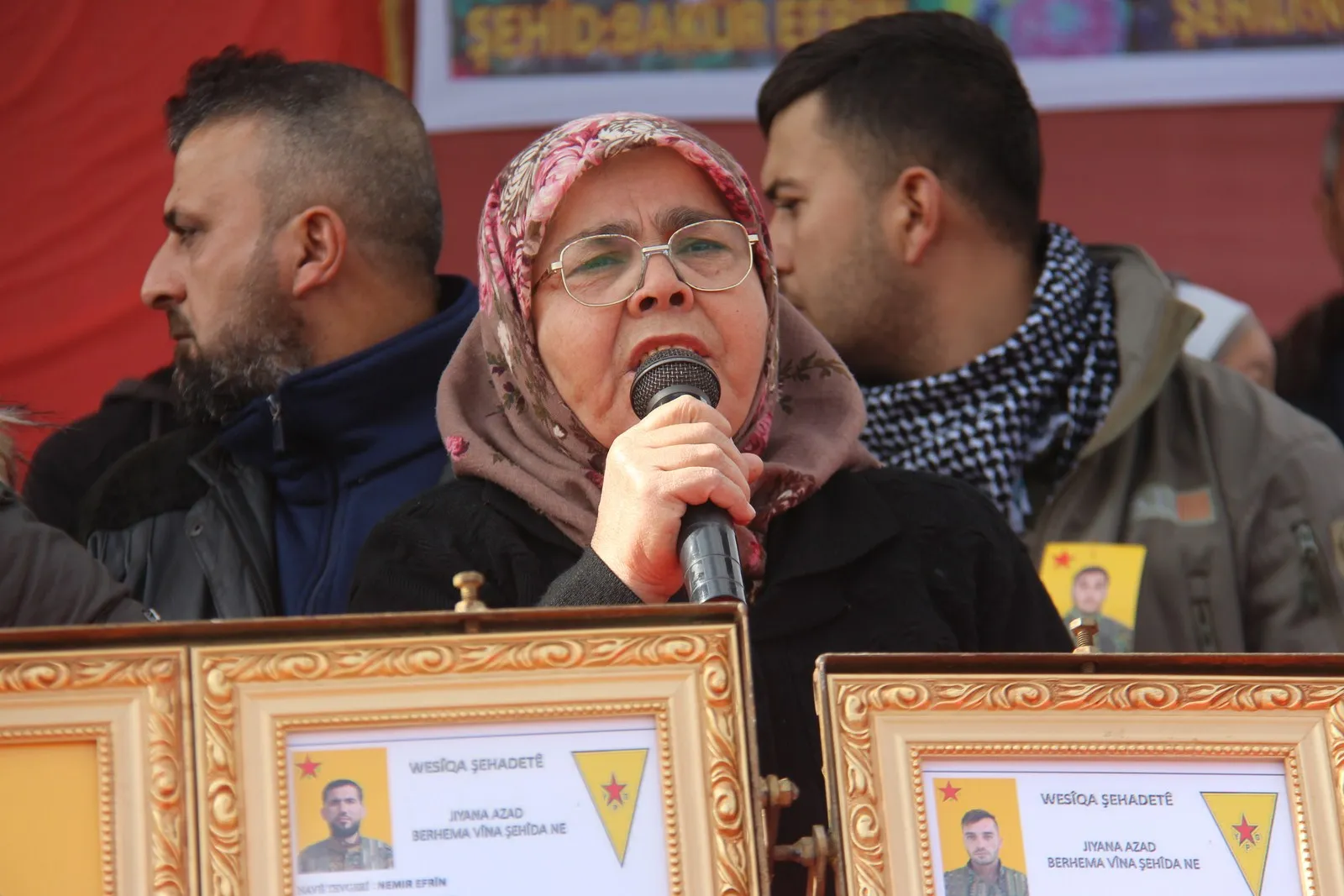 المئات يشيعون شهداء مقاومة العصر في الشهباء
