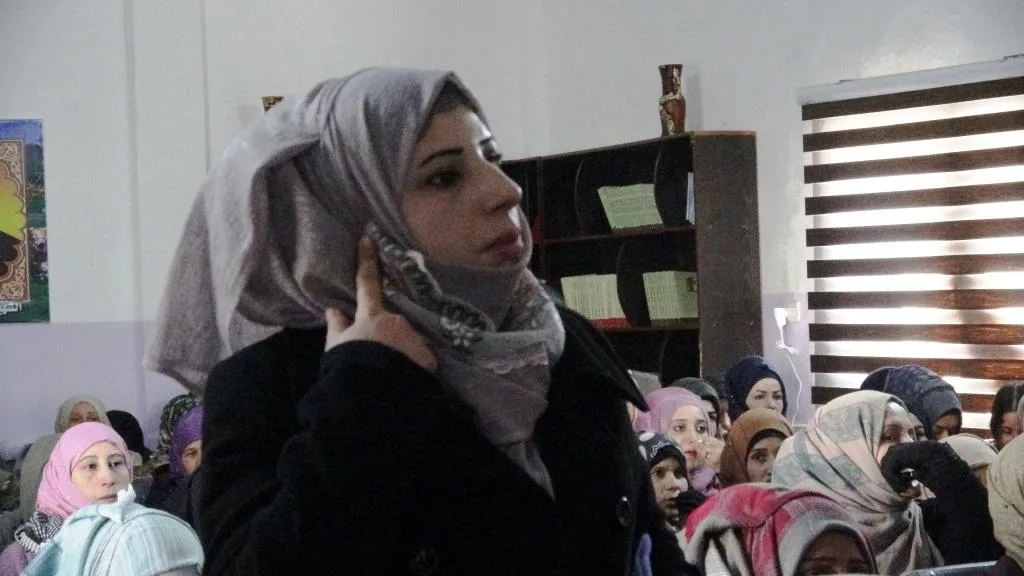 ​​​​​​​حزب سوريا المستقبل يعرف مبادئ الحزب لنساء الرقة
