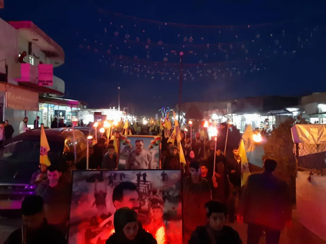 مظاهرات ليلية لأهالي كركي لكي وجل آغا للمطالبة بالكشف عن صحة أوجلان