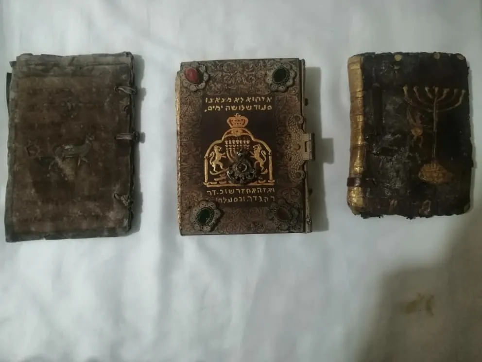 الأمن الدّاخليّ في قامشلو يلقي القبض على شبكة لتهريب الآثار ويستعيد توراة باللّغة العبريّة
