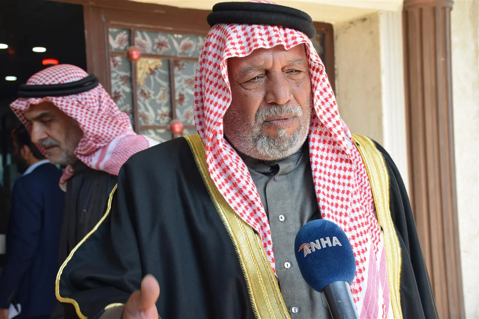 متحدث قبيلة العكيدات: نرفض التدخل في شؤوننا الداخلية