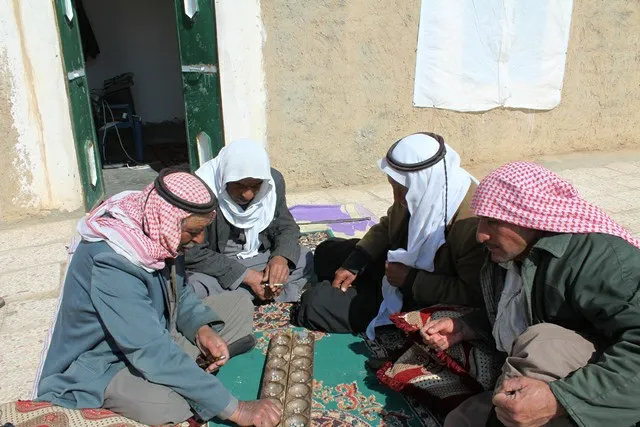 لعبة المنقلة الشعبية ماضي الأجداد وحاضر الأبناء