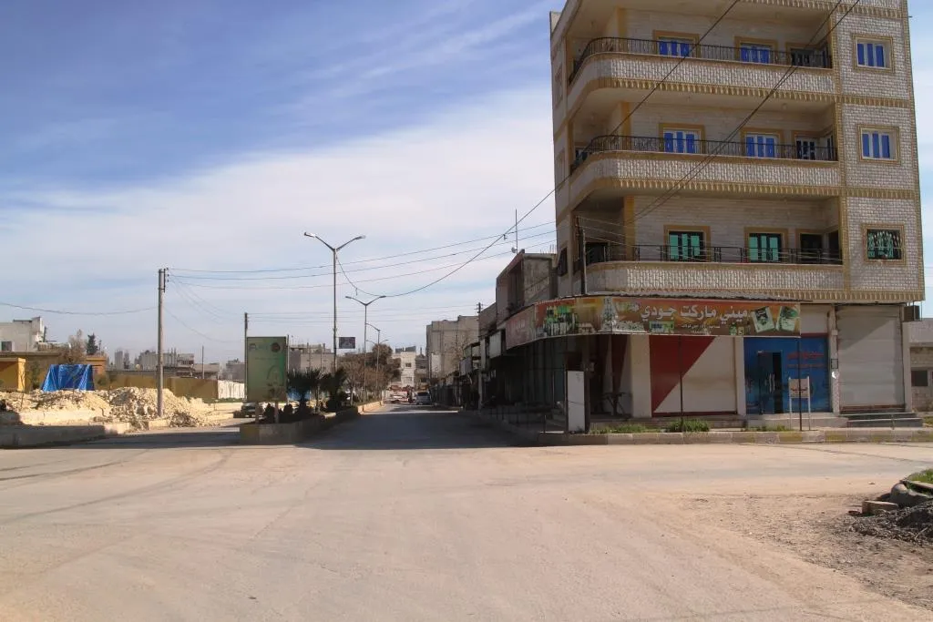 ​​​​​​​كوباني تتقيّد بحظر التجول ومجلس المقاطعة يدعو المواطنين إلى الحذر!