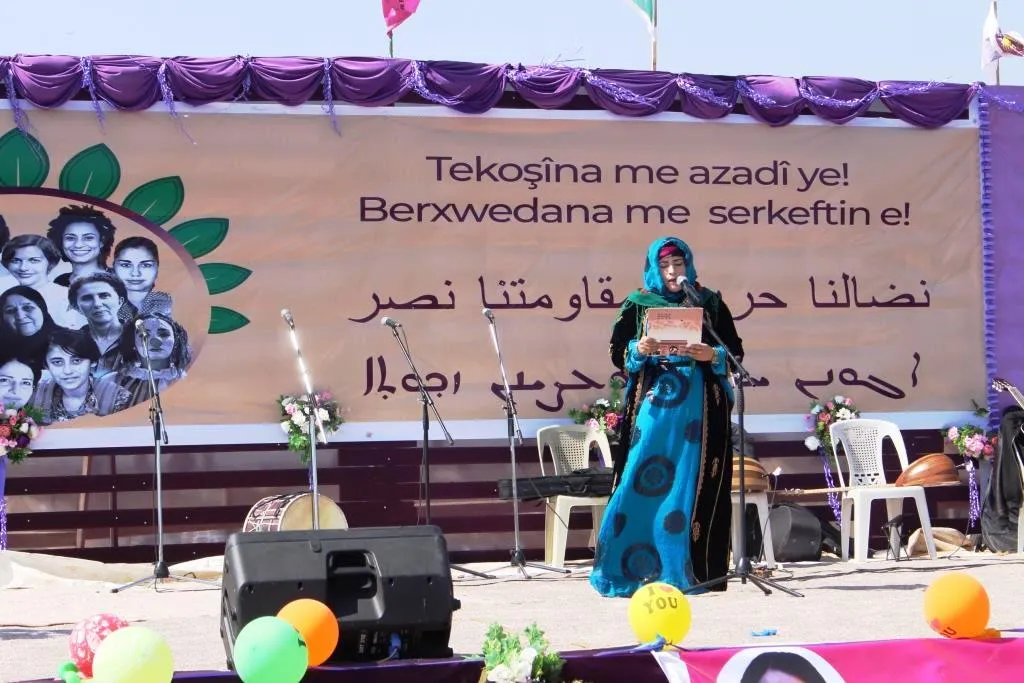 من الرقة ... الثامن من آذار رمز لثورة المرأة