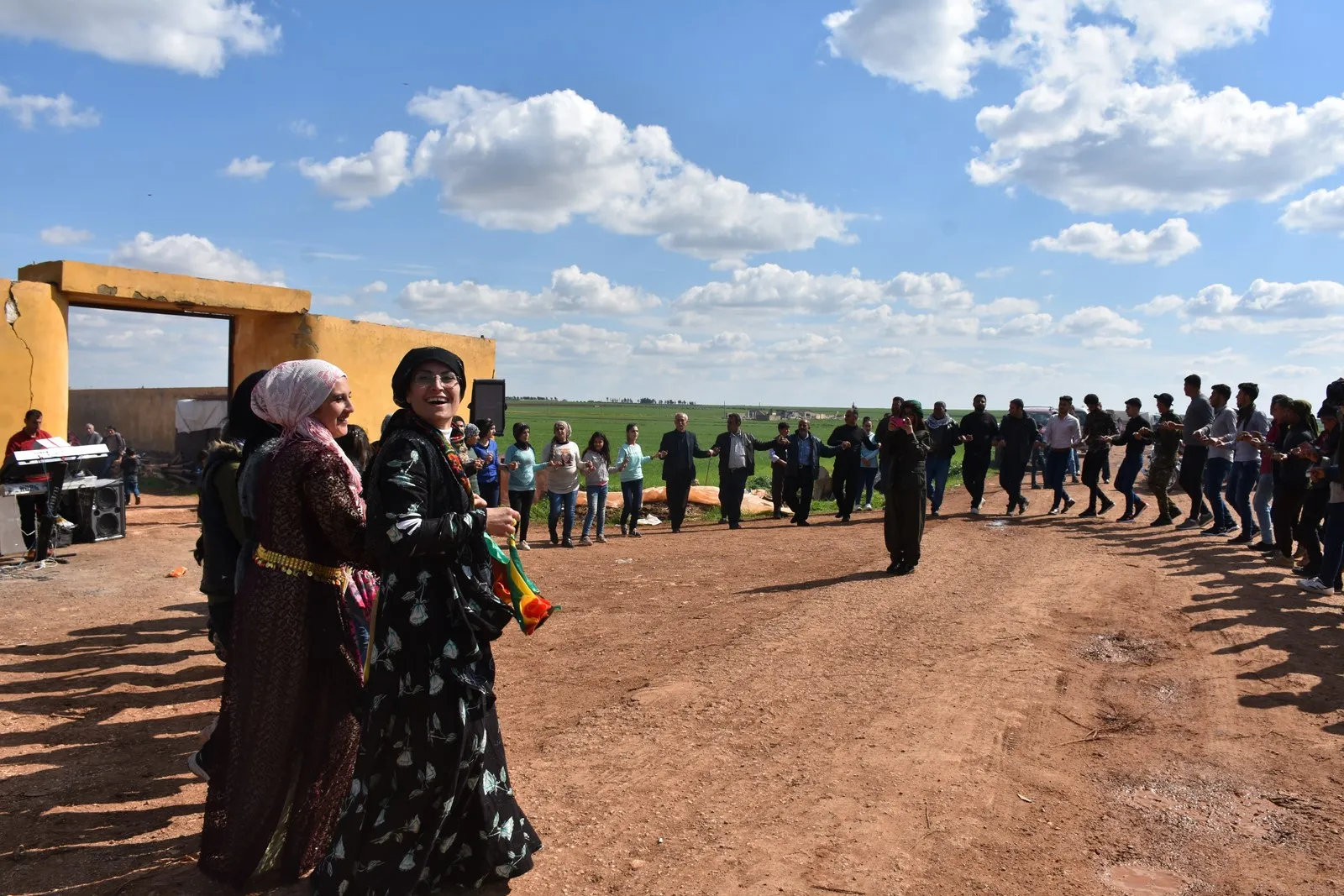 ​​​​​​​مُهجّرو عفرين يحيون عيد النوروز بتجمعات صغيرة