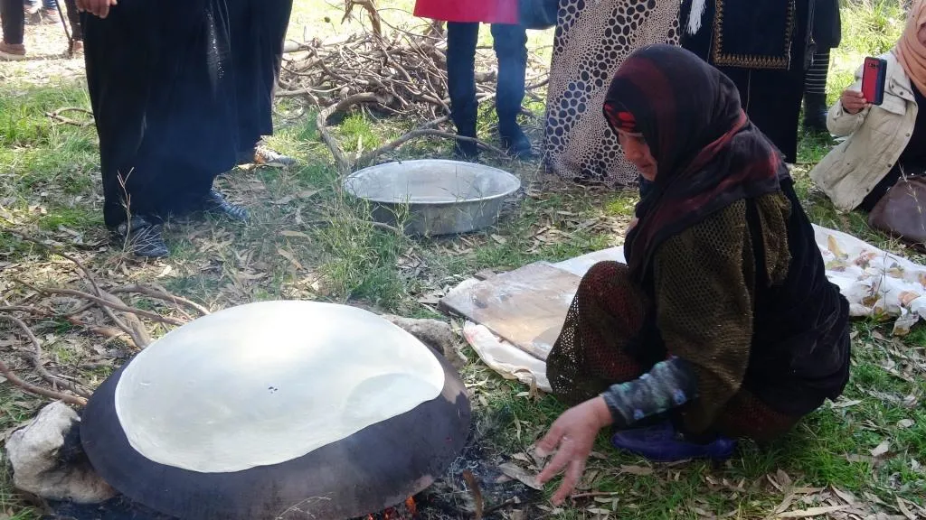 خيمة تراثية لنساء الطبقة بمناسبة يوم المرأة العالمي