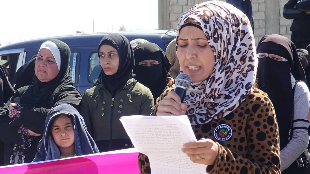 بمناسبة الـ 8 آذار مسيرة راجلة لمعلمات دير الزور