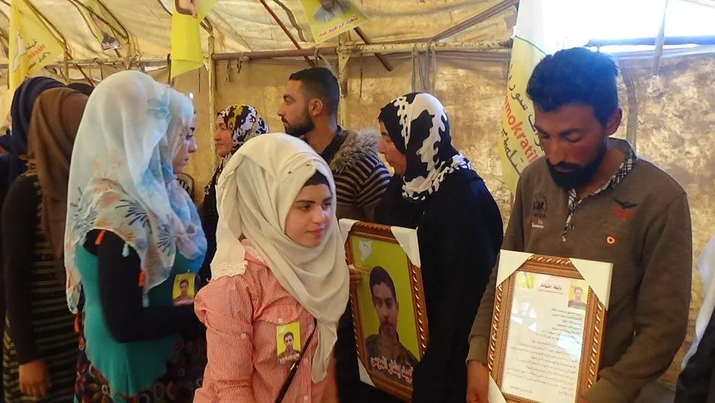 ​​​​​​​مُعزّون: الشّهداء مشاعل تنير درب الشّعوب نحو الحرية