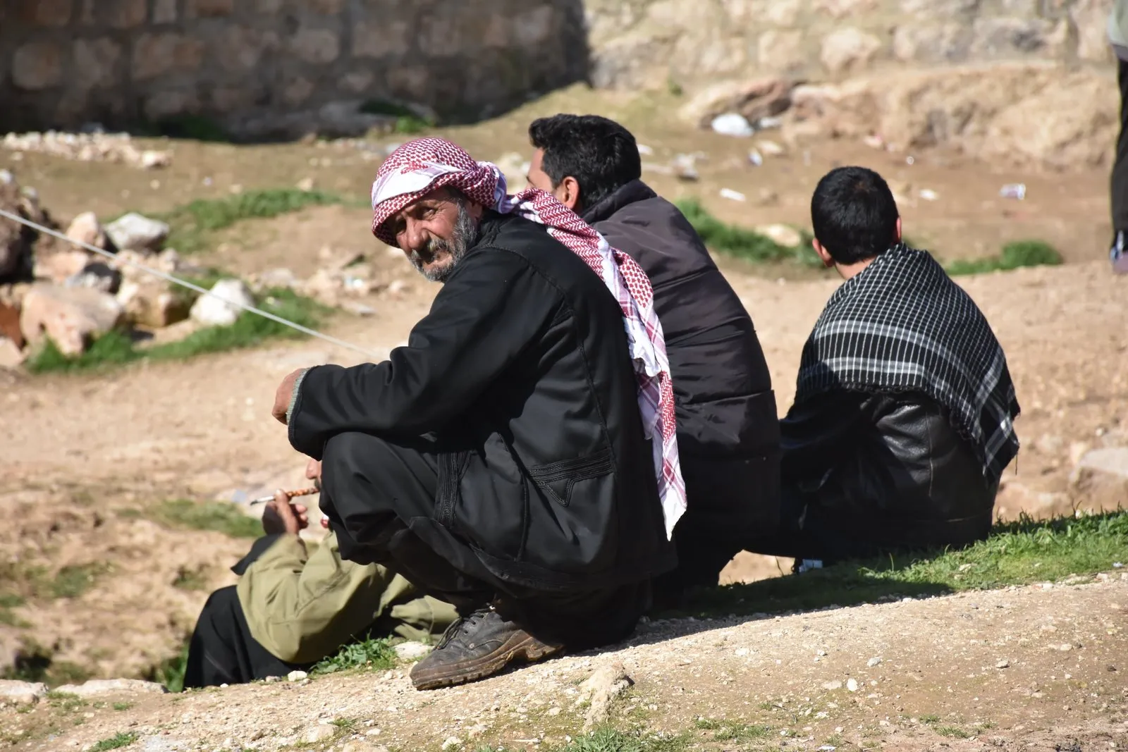 أهالي ناحية شيراوا.. حصار وظروف صعبة وإصرار على البقاء