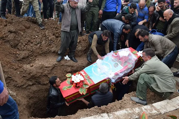​​​​​​​جثمان الشهيد وائل صالح وُري الثرى بحضور ذويه