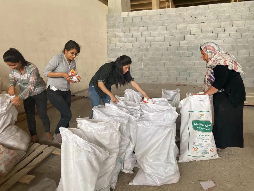 ​​​​​​​في مبادرة جماعية عضوات مؤتمر ستار يوزّعن المساعدات في ظل الحظر