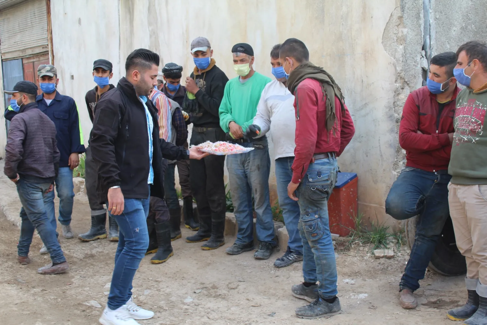 ​​​​​​​زيارة وتهنئة العمال في حلب بمناسبة حلول الأول من أيار