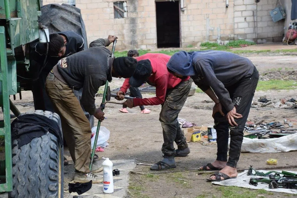 أصحاب الحصادات يطالبون بضبط أسعار قطع الغيار وأجور الصيانة
