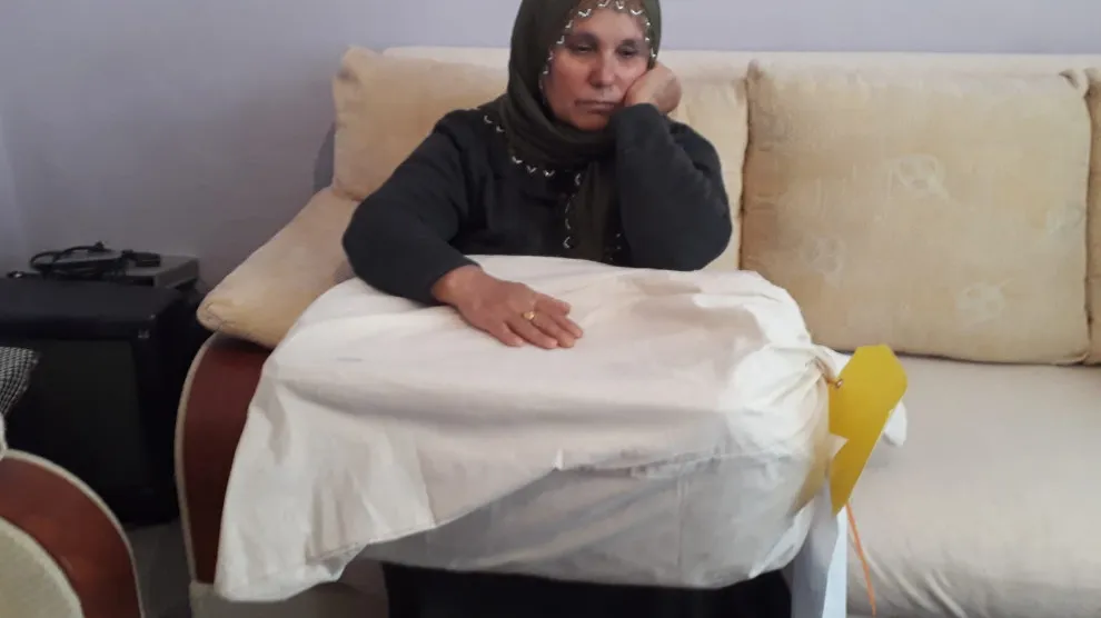 ارسلوا لها رفاة ابنها الشهيد عبر "طرد بريدي"!