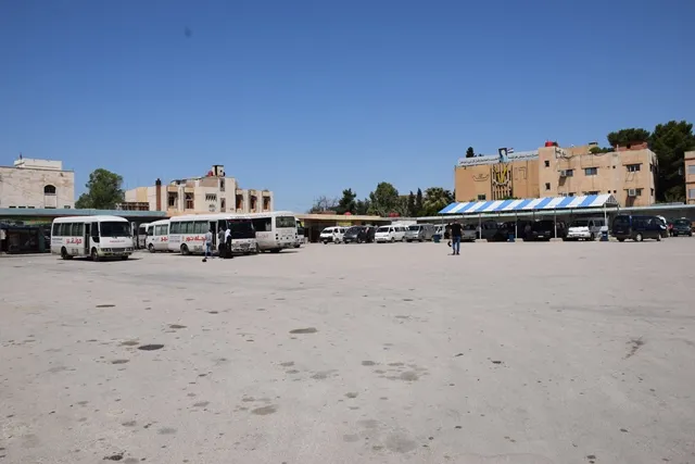 ​​​​​​​سائقون يرفعون الأجور والأهالي يتذمرون وشعبة التموين تعِد