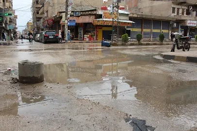 بلدية قامشلو تتعهد بحل مشكلة الصرف الصحي في شارع الوحدة