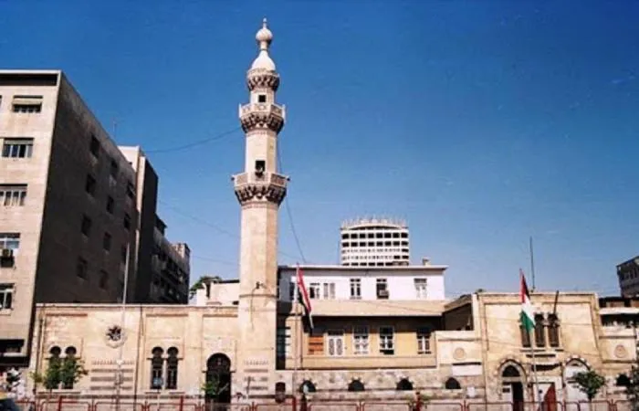 ​​​​​​​في أول أيام العيد .. مساجد مصر تنقل التكبيرات من الإذاعة الخارجية وتوقف تام للنقل العام