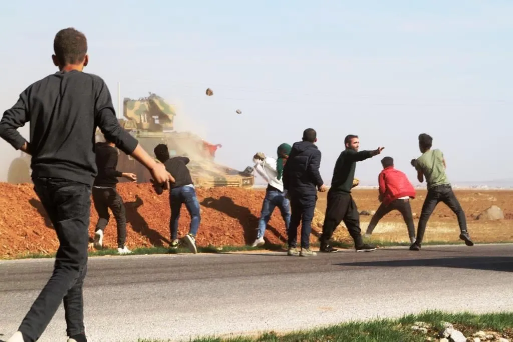 بالصّور...6 أشهر من الدّوريّات المشتركة المصحوبة بالاحتجاجات والرّفض الشّعبيّ