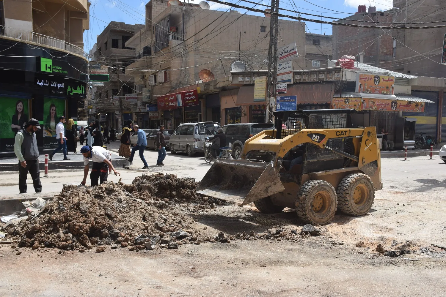 ​​​​​​​إنهاء مشكلة الصرف الصحي في شارع الوحدة بشكل جذري