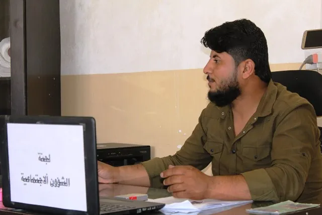 لجنة الشؤون الاجتماعية والعمل في الشدادي تؤمن فرص العمل لأهالي الناحية