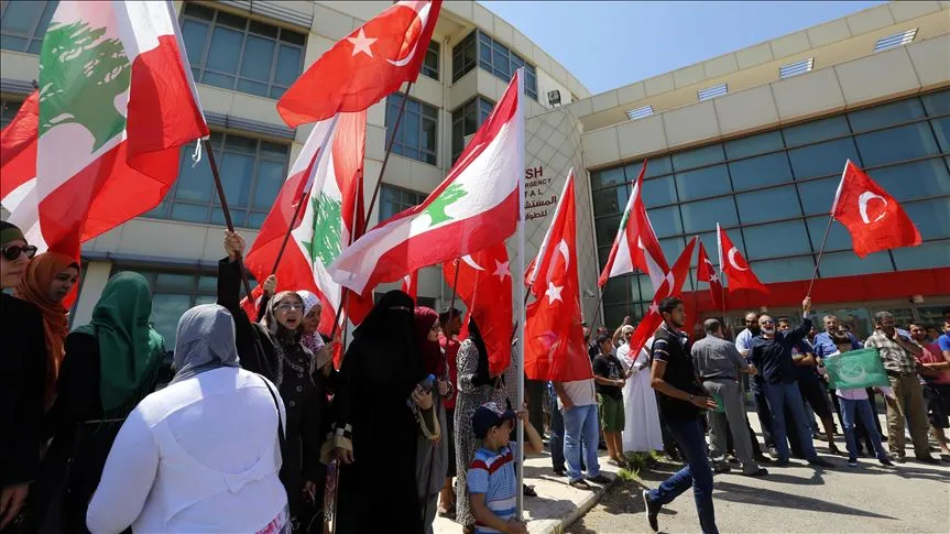 لبنان ملعب جديد للتدخل التركي.. رفع أعلام وولاء غير محدود