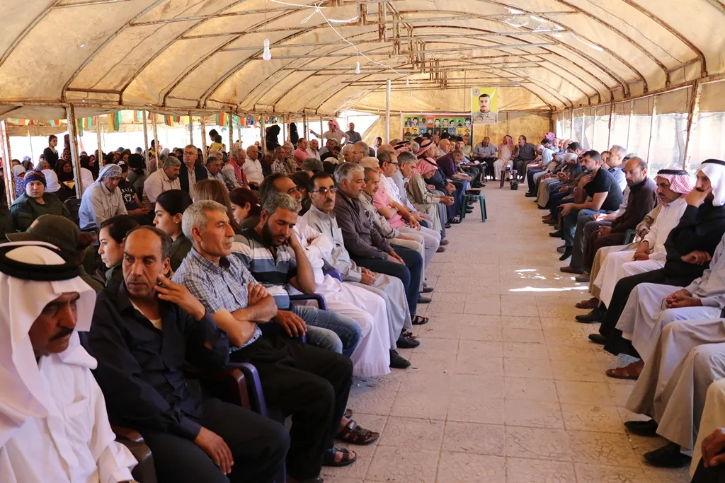 أهالي منطقة ديرك ونواحيها يقدّمون واجب العزاء لذوي الشّهيد أسامة