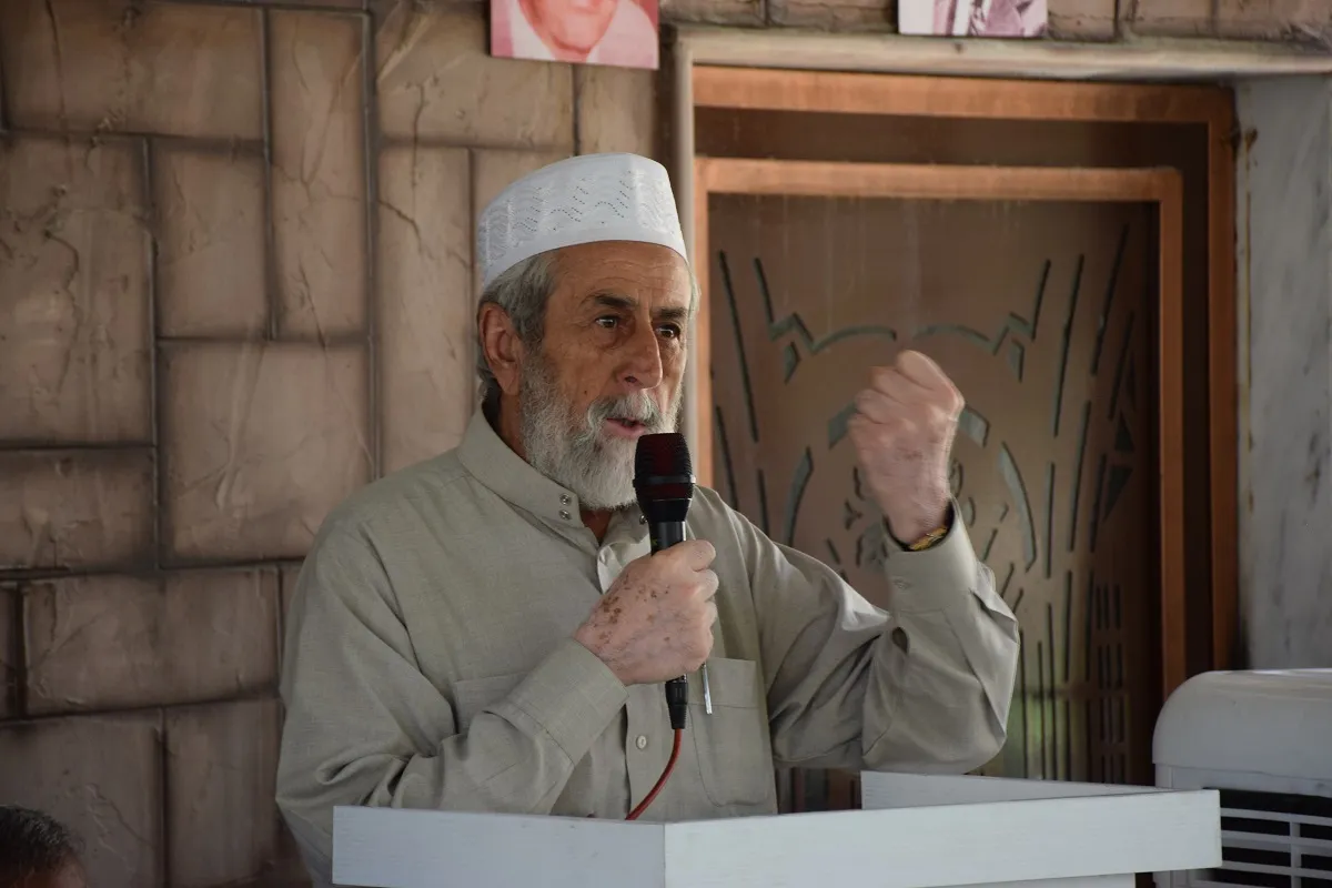 "يجب إشراك الشعب في القرارات المتخذة بصدد الوحدة الوطنية"