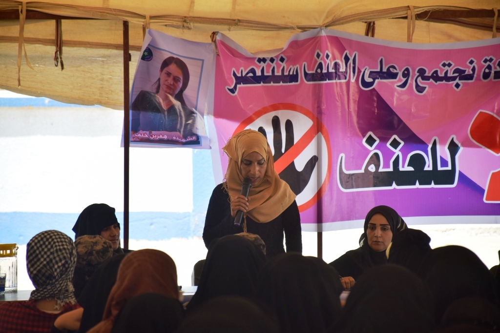 ​​​​​​​إدارة المرأة في دير الزّور تواصل فعالياتها وتلقي محاضرة لنساء قرية أبو حمام