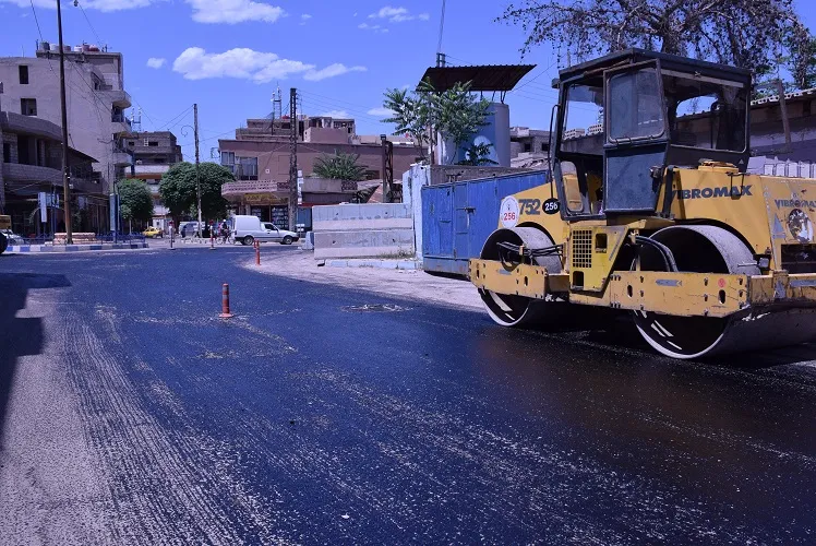 ​​​​​​​البدء بتزفيت الشوارع  ضمن مقاطعة قامشلو  من قبل بلدية الشعب     